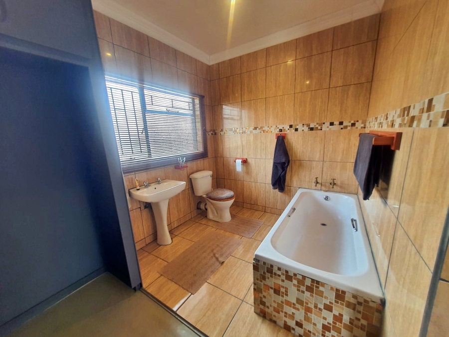 3 Bedroom Property for Sale in Miederpark North West